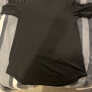Lululemon Black Athletic T-Shirt (Medium)